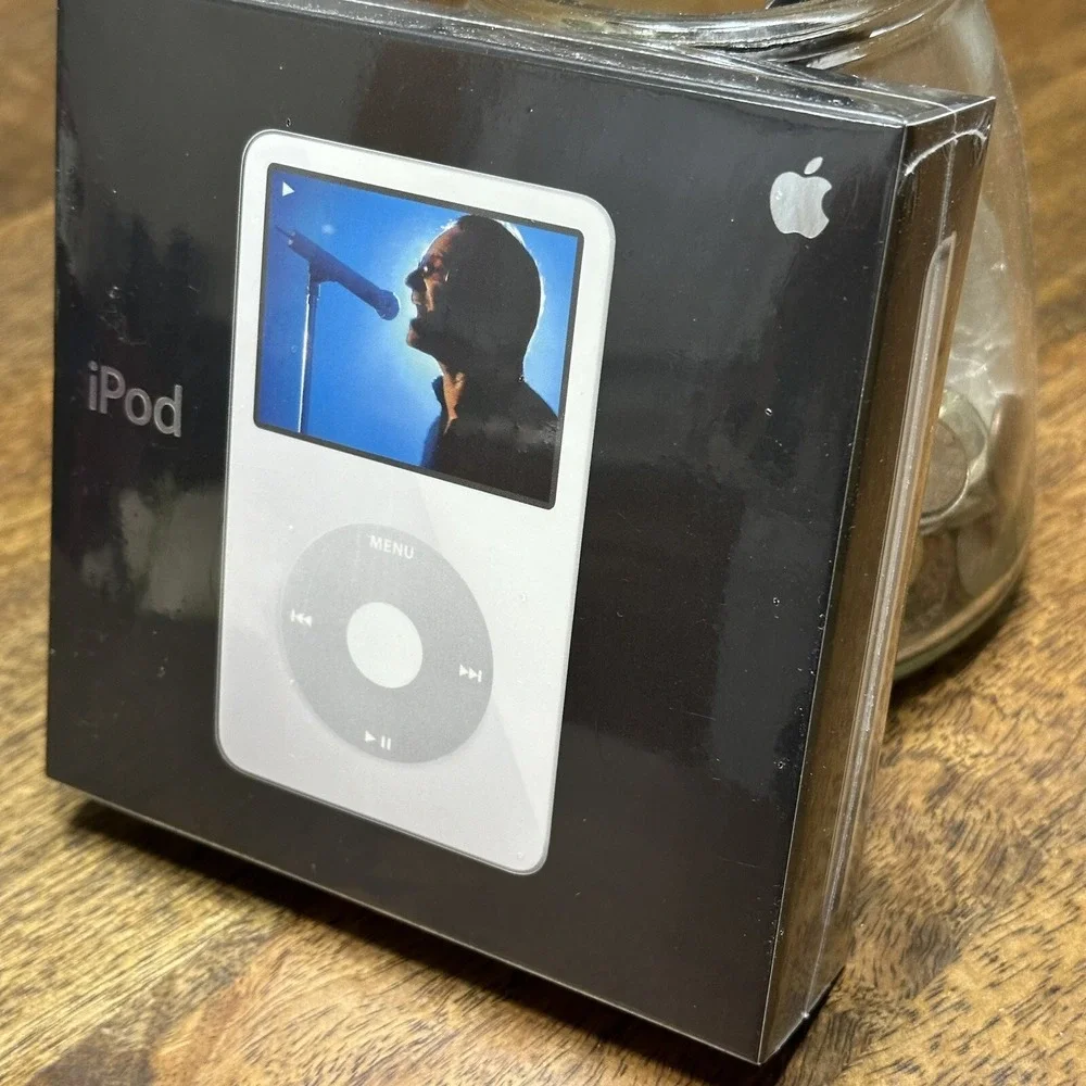 NEW SEALED Apple iPod Classic 5th Gen. 30GB - White (MA002LL/A) MP3 Player